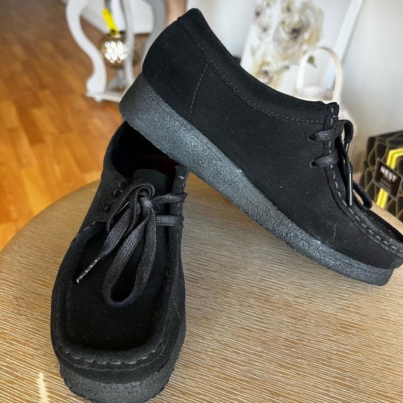 Clarks Men's Black Suede Loafers - Picture 2 of 6